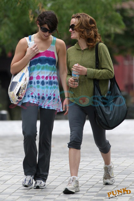 http://www.laineygossip.com/pics/green-reaser-workout-05aug09-04.jpg