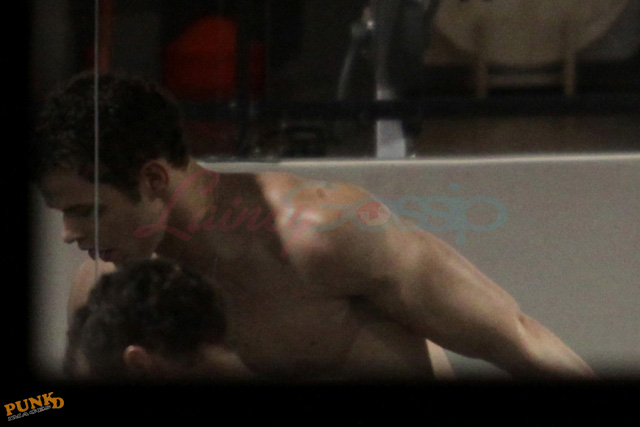 http://www.laineygossip.com/pics/kellan%20gym%2017sep09%2006.jpg