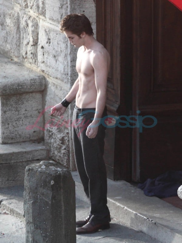 robert pattinson new moon shirtless. shirtless Robert Pattinson
