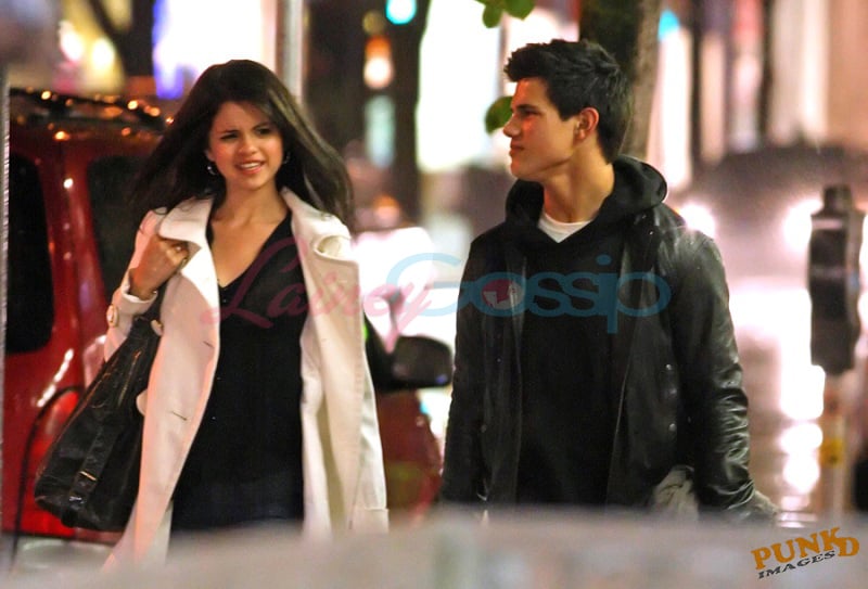 http://www.laineygossip.com/pics/taylor-selena-date-6-05may09.jpg