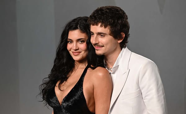 Timmy and Kylie: Beach Signals