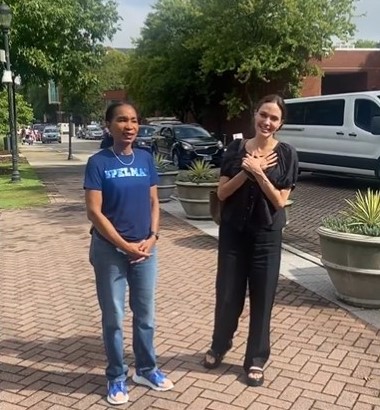 Angelina Jolie, Spelman Mom