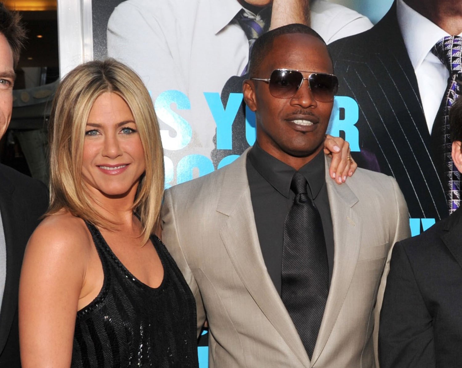 Jennifer Aniston reads the comments