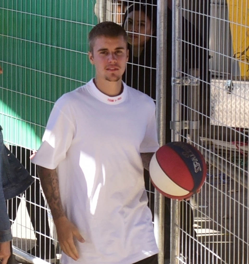 Smutty Social Media, July 11, 2017