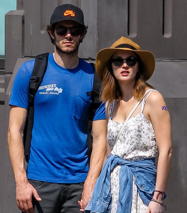 Blair Waldorf is marrying Seth Cohen?