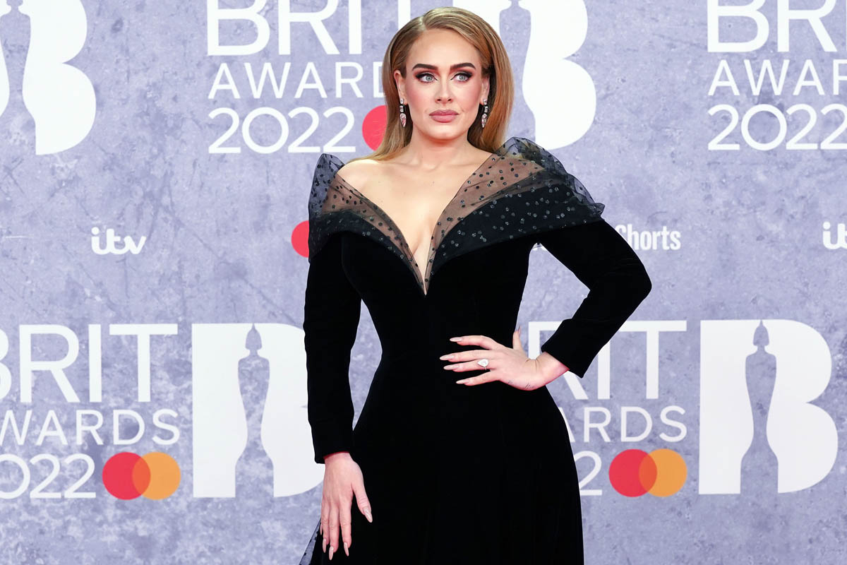 Adele: Comeback and a Ring