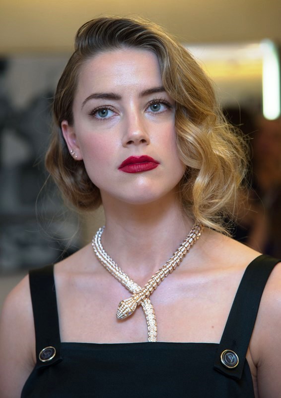 Amber gives the finger