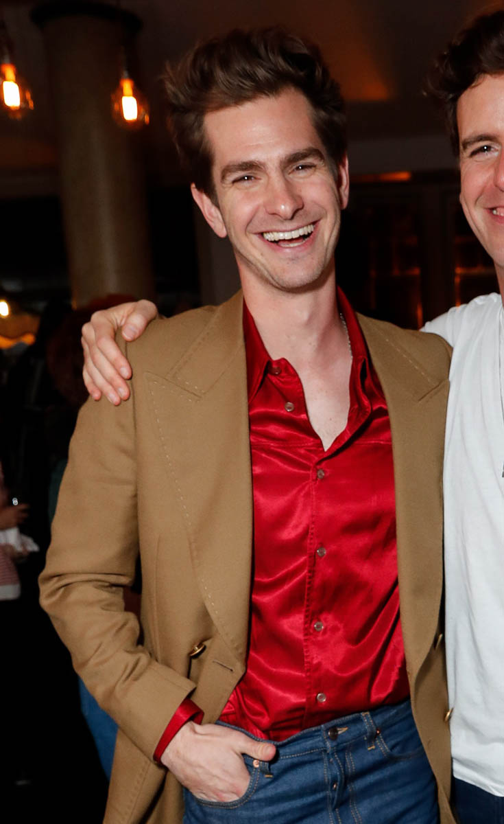 Let’s enjoy Andrew Garfield’s outfit