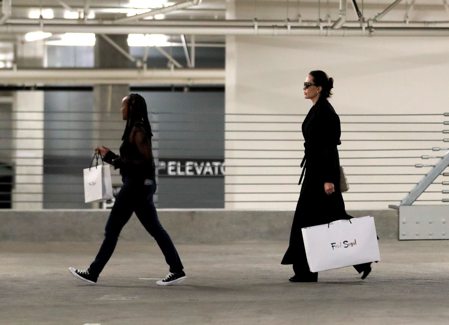 Angelina Jolie: Thanksgiving and a Throwback