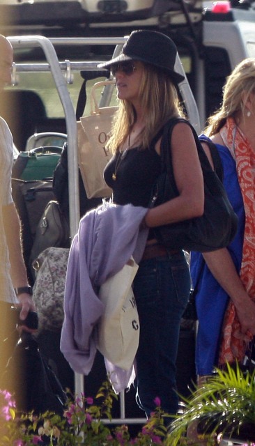 Lovebirds leaving together