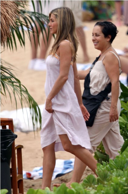 Jennifer Aniston gets digitally retouched?