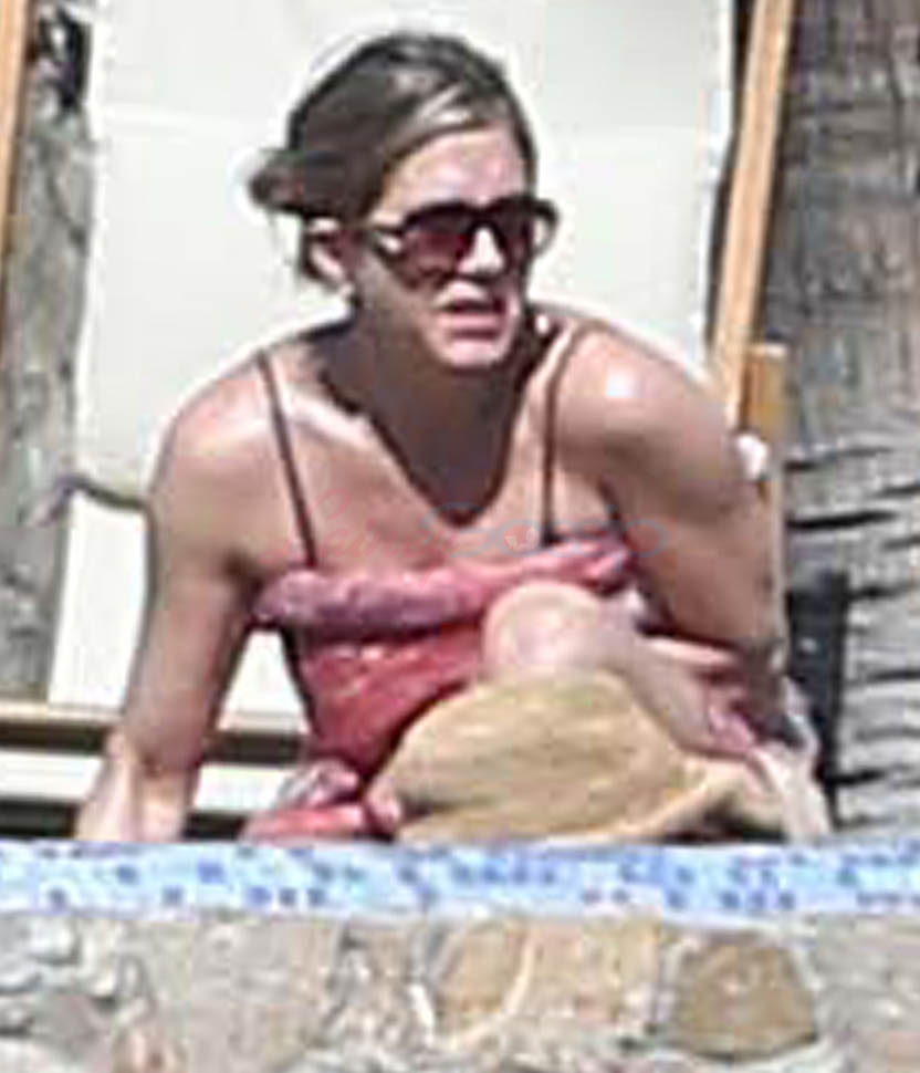 Jennifer Aniston recruits the Chairman