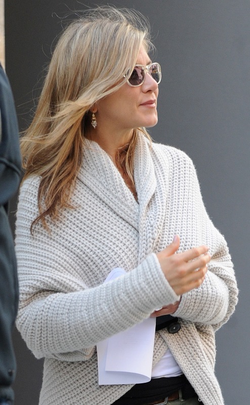 Jen & Justin go furniture shopping