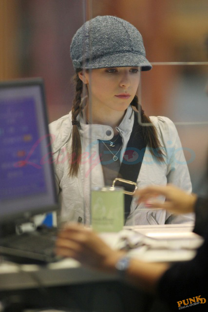 Anna Kendrick comes back to party