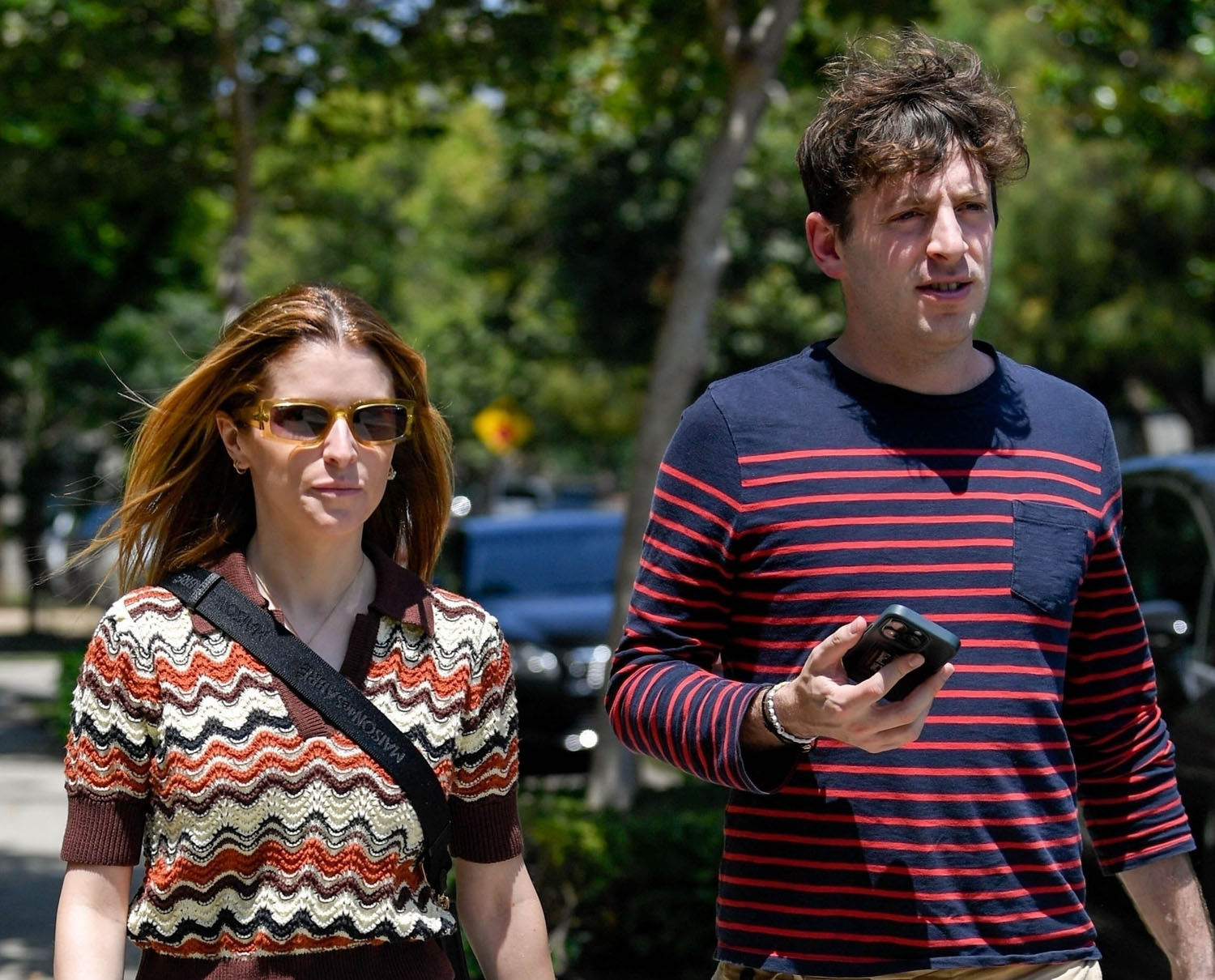 Anna Kendrick, Alex Edelman, and a summer sweater