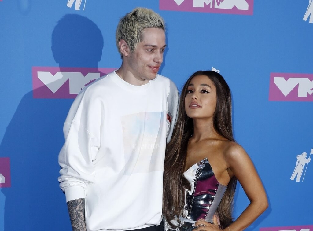 Ariana subtweets Pete