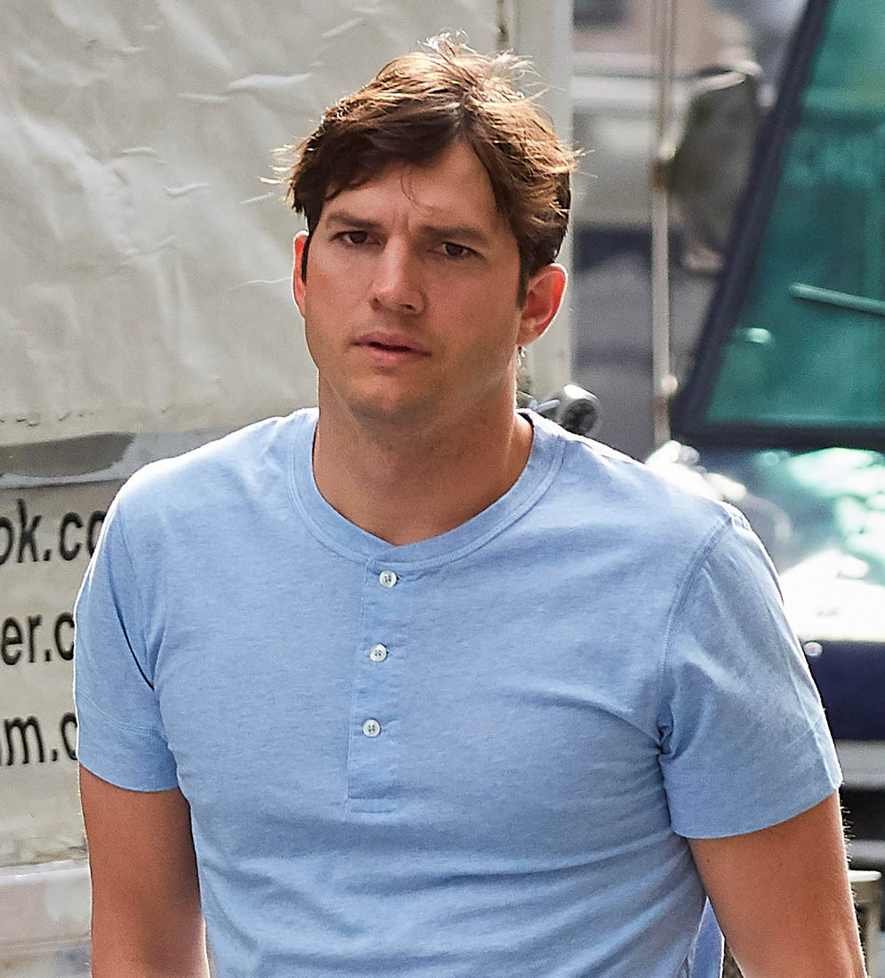 Ashton & Mila’s first kiss