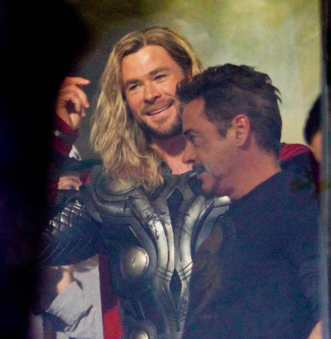 Thor and Loki on set