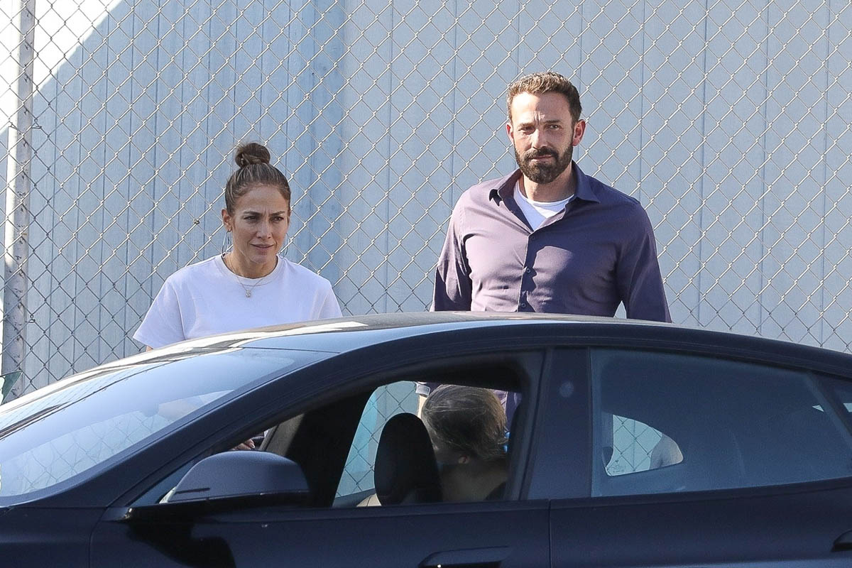 Bennifer out and about post house