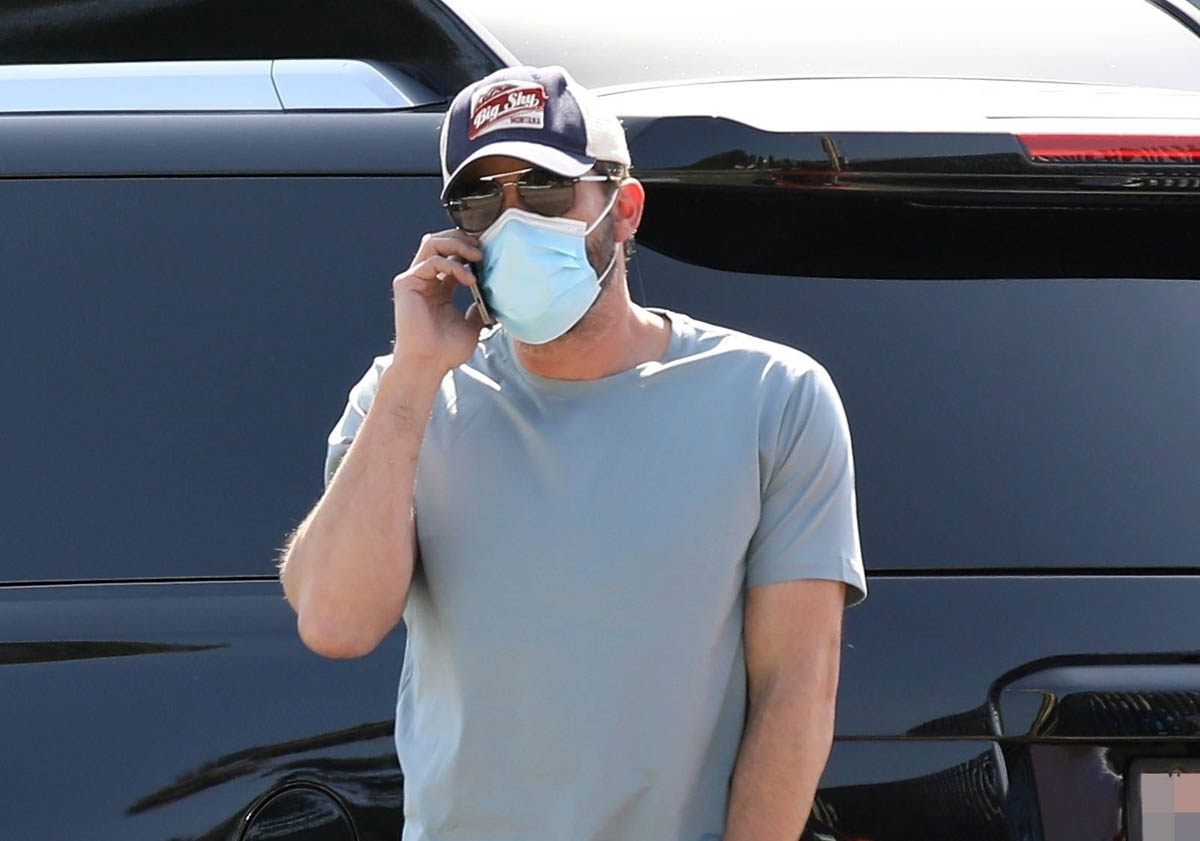 Bennifer Staying Connected?