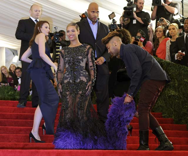 Big Ass Met Train: Beyonce