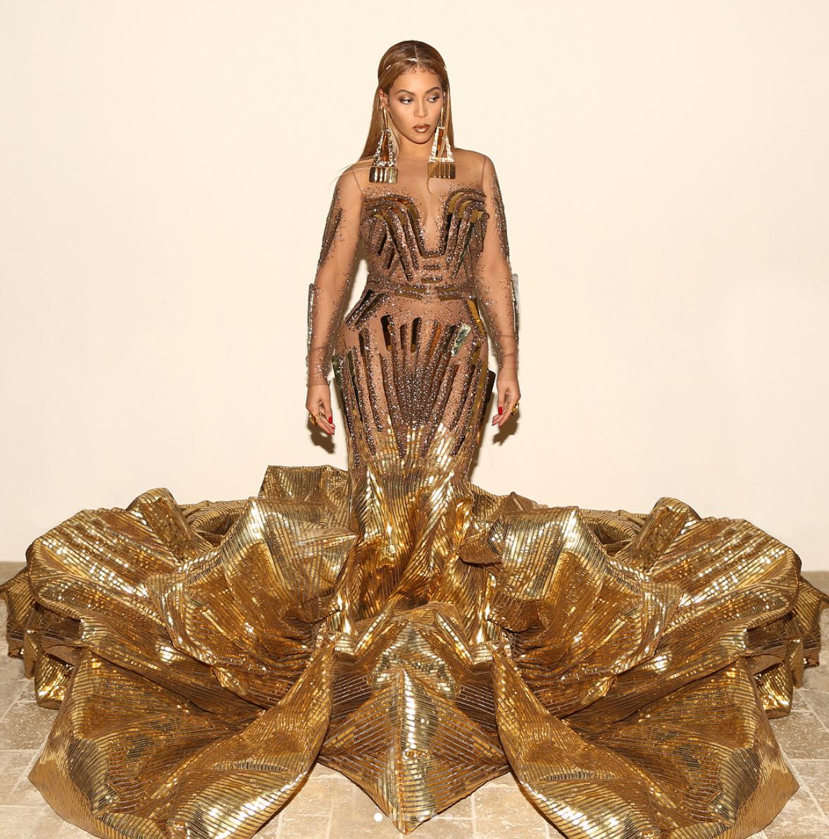 Beyoncé: more dates, more photos