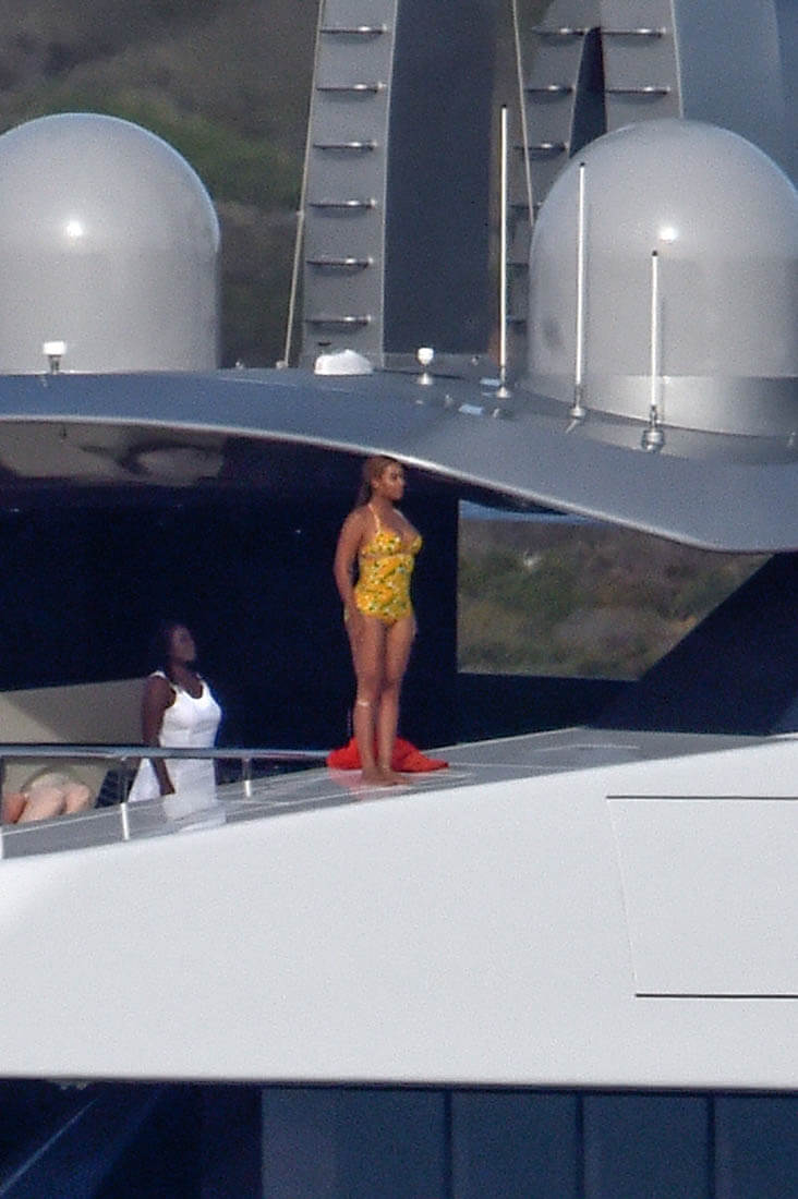 Beyoncé & the Deputy