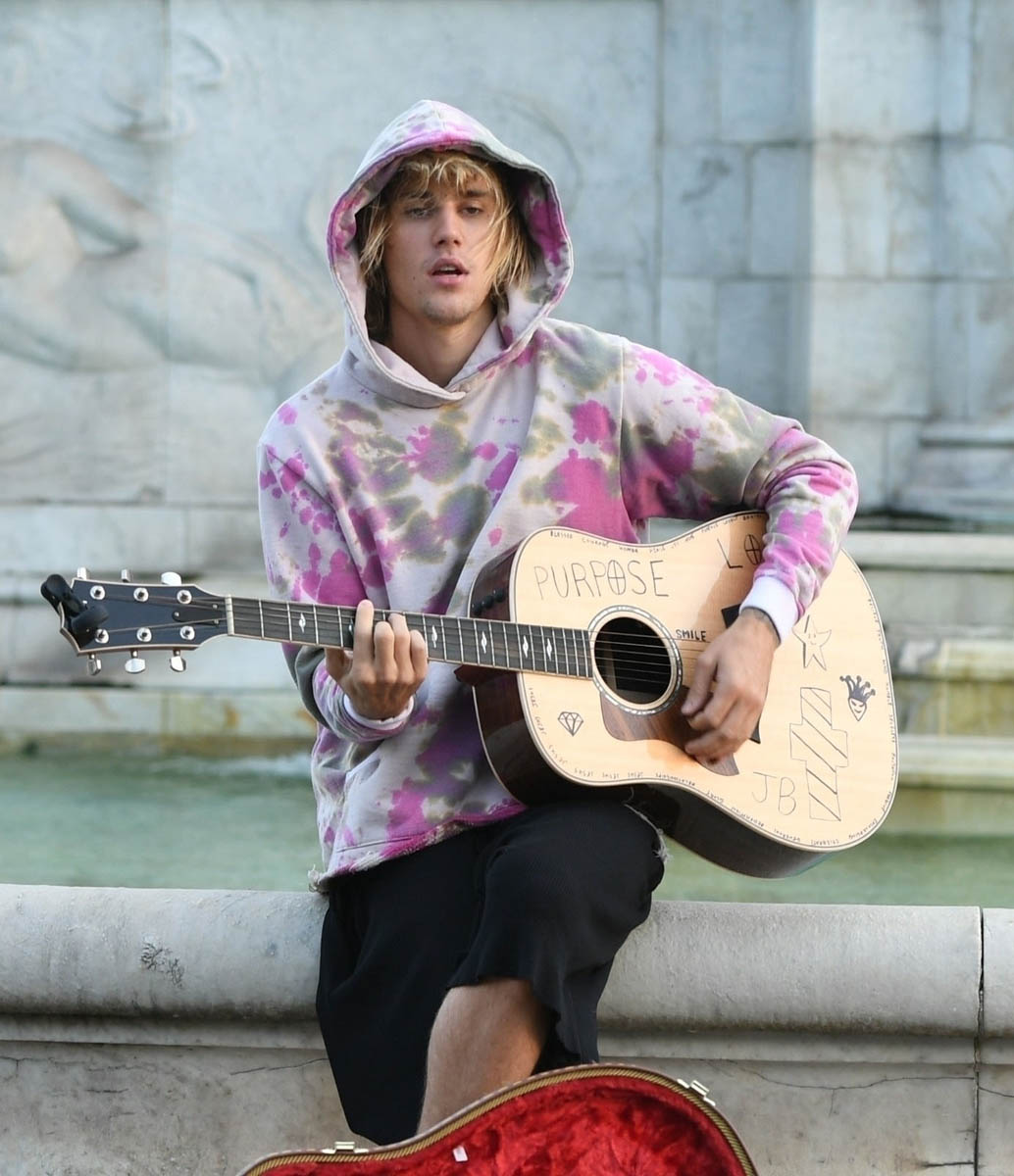 Bieber busking for love