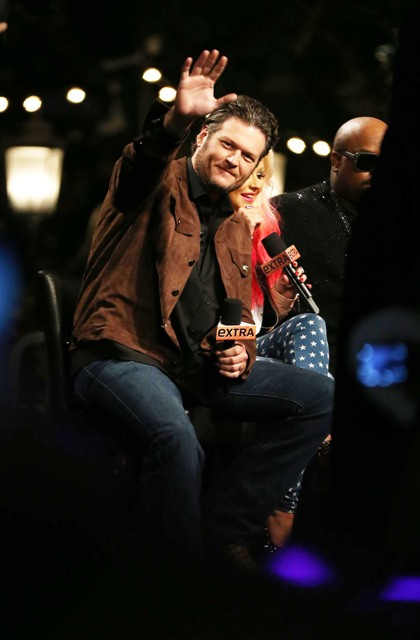 Blake Shelton hates Chris Brown?