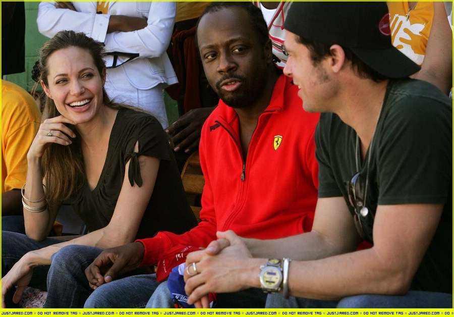 Brad & Angie: the Pitt pregnancy tour