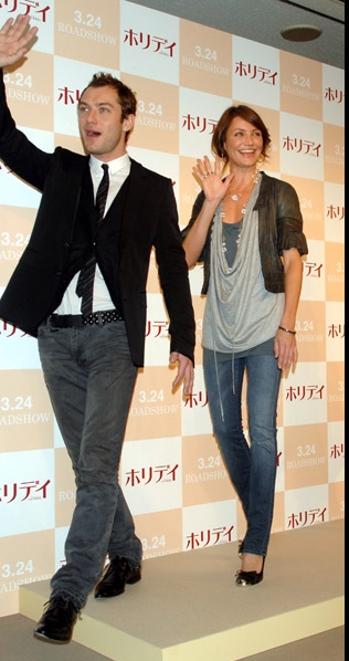Jude Law: in Tokyo, with Cam, on Lilo?