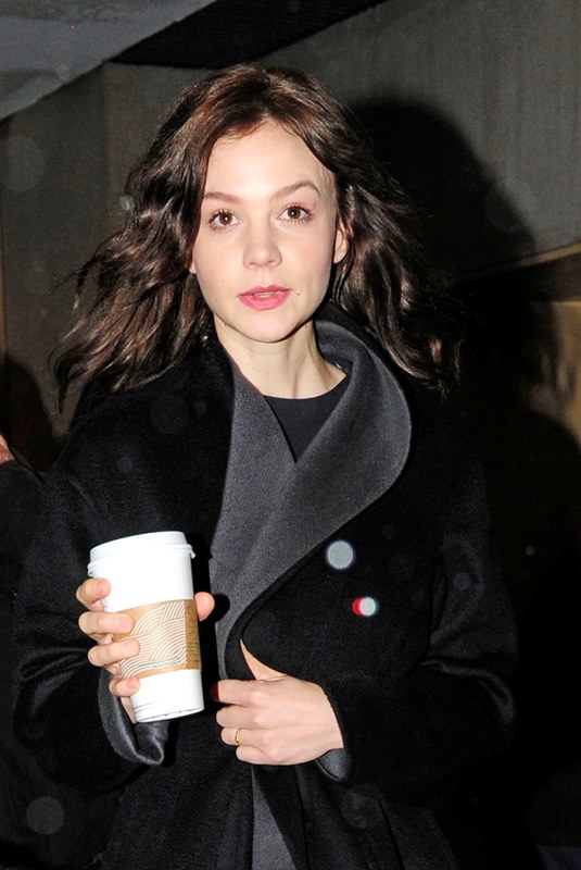 Carey Mulligan: Nude > Singing