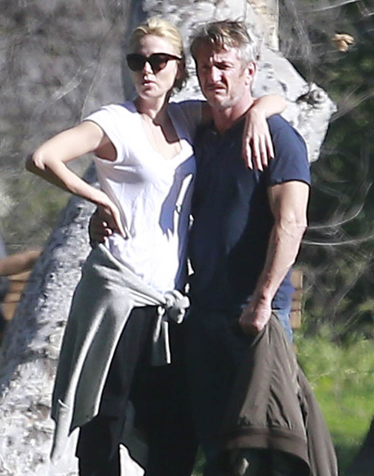 Charlize & Sean: the parents at the park