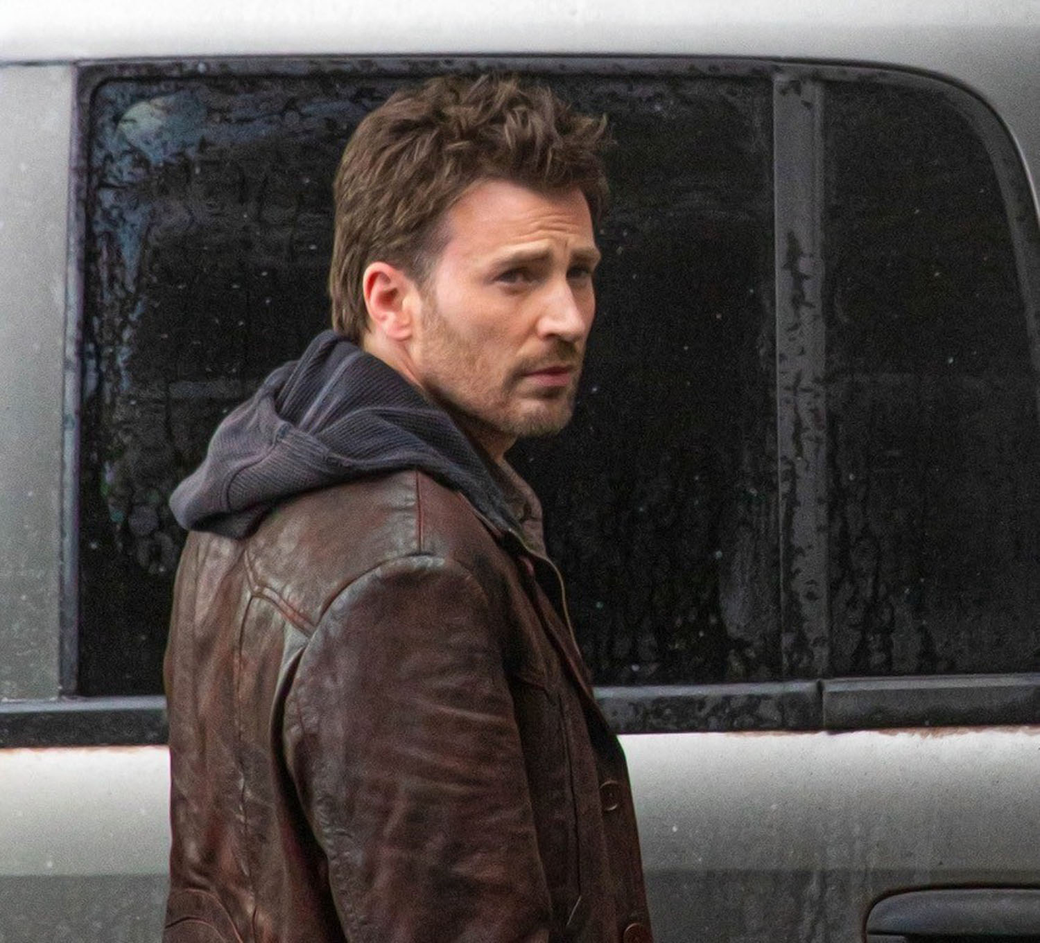 Chris Evans scruffy for Santa