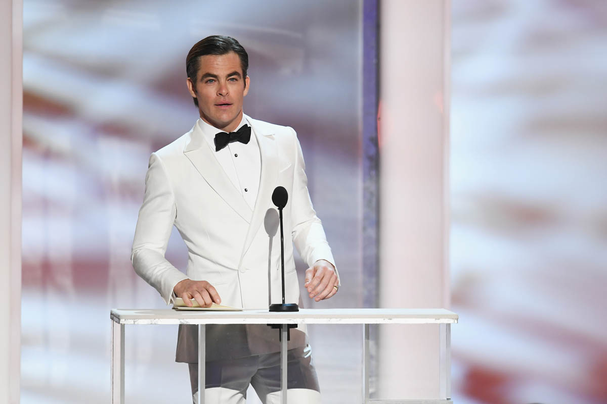 Chris Pine Wears Clothes