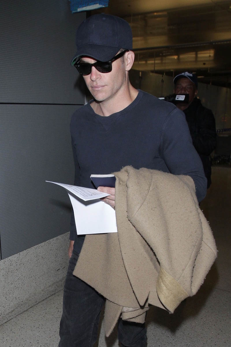 Chris Pine’s shirt