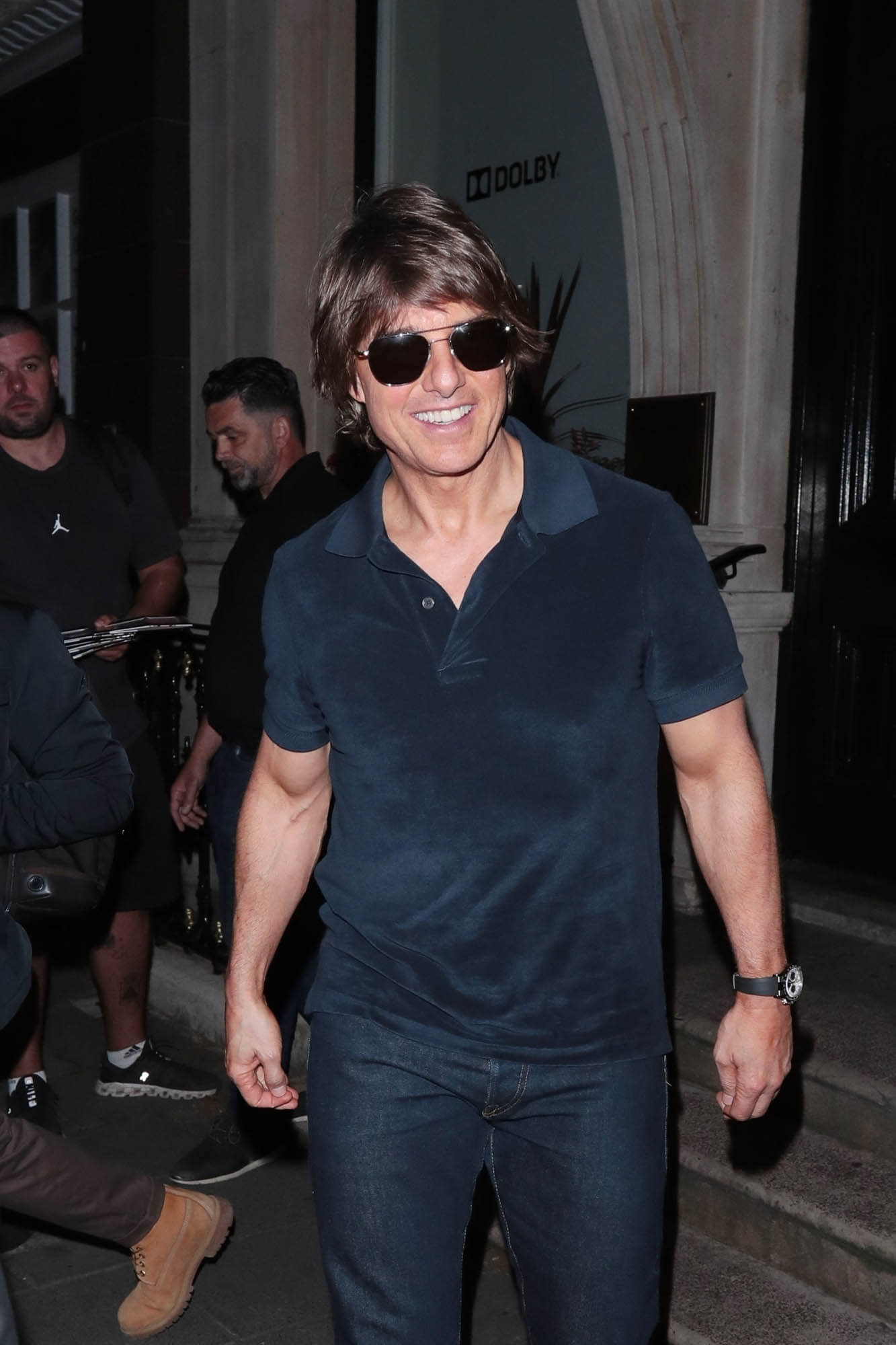 Tom Cruise: One-handed Driving