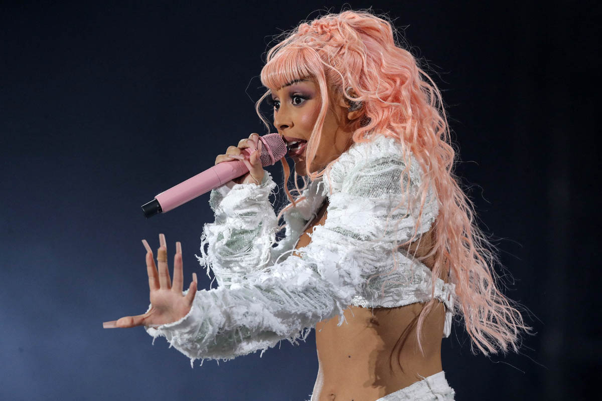 Celebrity Social Media, March 25, 2022