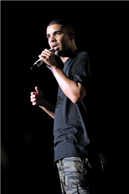 Drizzy plays home and brings friends