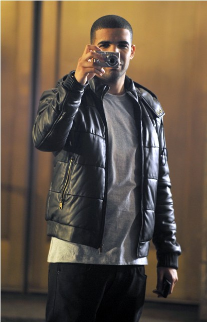 Drake returns the favour