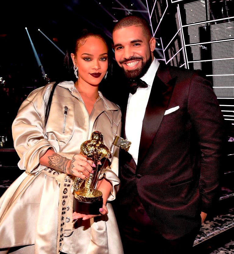 Another kiss on stage