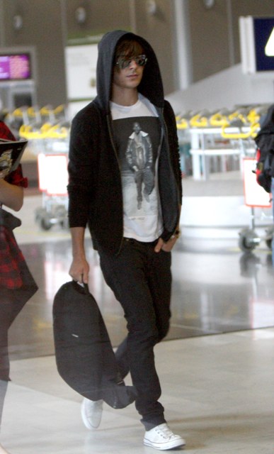 LipGloss: booty call in every country?