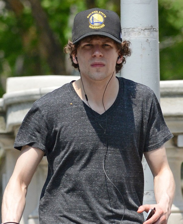 Jesse Eisenberg: dick or not?