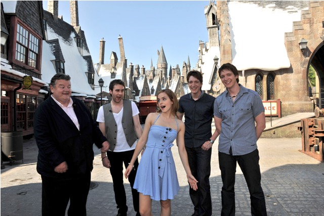Hermione, Neville, Fred & George tour on video