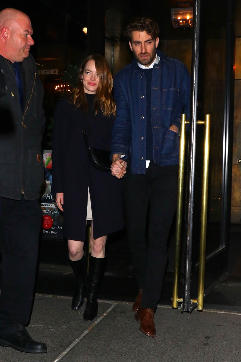 Emma Stone postpones wedding