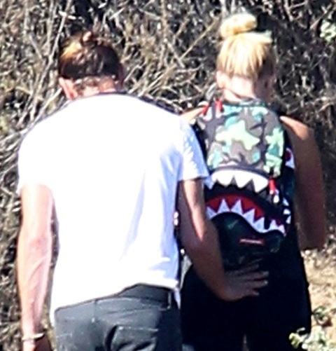 Gavin’s Jude Law hand?