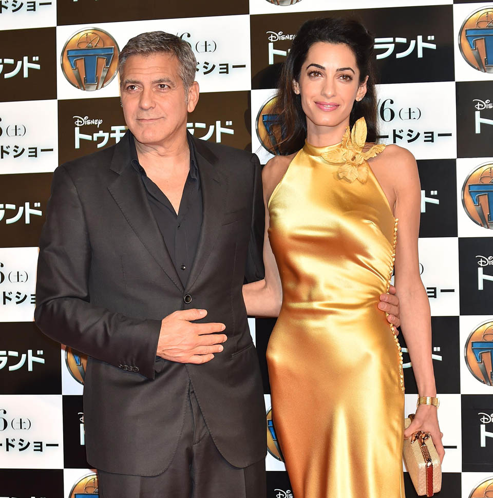 Yellow is not her best colour