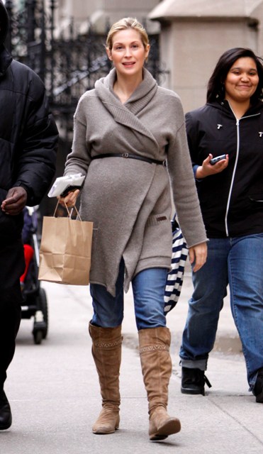 Jenny Humphrey isn’t cold