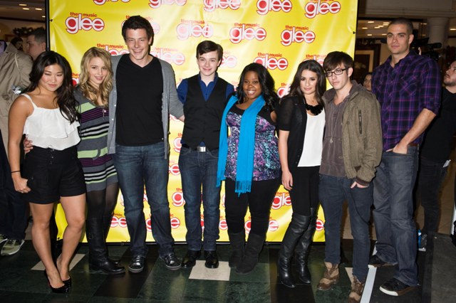 Glee at the mall
