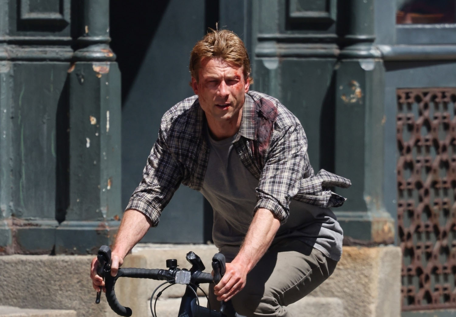 Glen Powell on the prowl